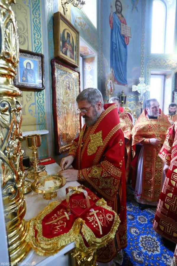 Митрополит Онуфрій звершив Божественну Літургію у нашому храмі (ФОТО) | Фото 24