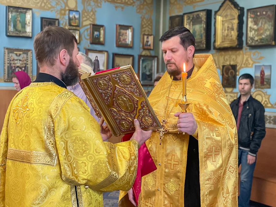 Перенесення мощей святителя і чудотворця Миколая з Мир Лікійських у Бар (Вечірнє богослужіння, ФОТО) | Фото 22