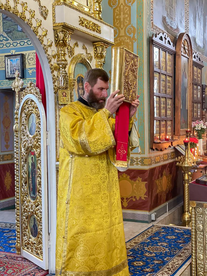 Перенесення мощей святителя і чудотворця Миколая з Мир Лікійських у Бар (Вечірнє богослужіння, ФОТО) | Фото 21