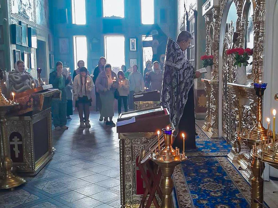 Великий Четвер (Вечірнє богослужіння, ФОТО) | Фото 21