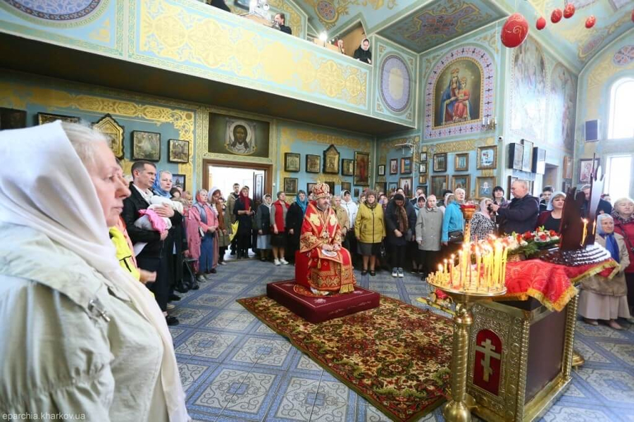 Митрополит Онуфрій звершив Божественну Літургію у нашому храмі (ФОТО) | Фото 11
