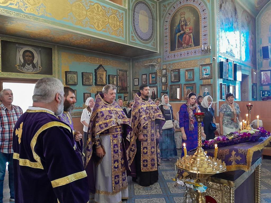 Винесення Чесних Древ Животворящого Хреста Господнього (Вечірнє богослужіння, ФОТО) | Фото 13