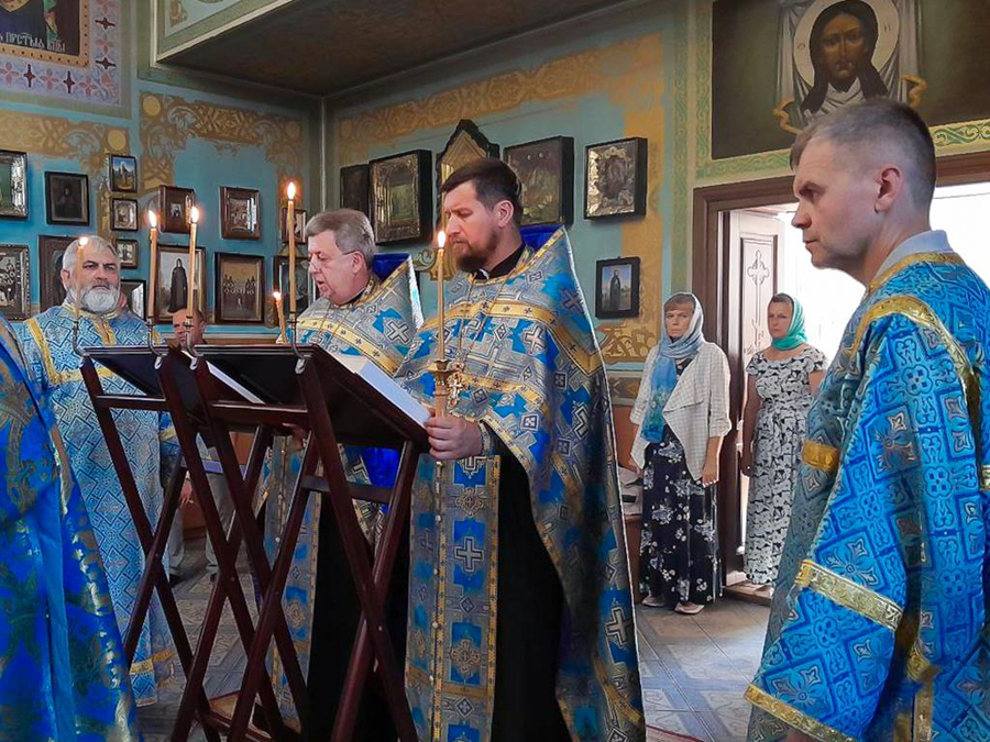 Вечірня свята Успіння Пресвятої Богородиці (ФОТО) | Фото 7
