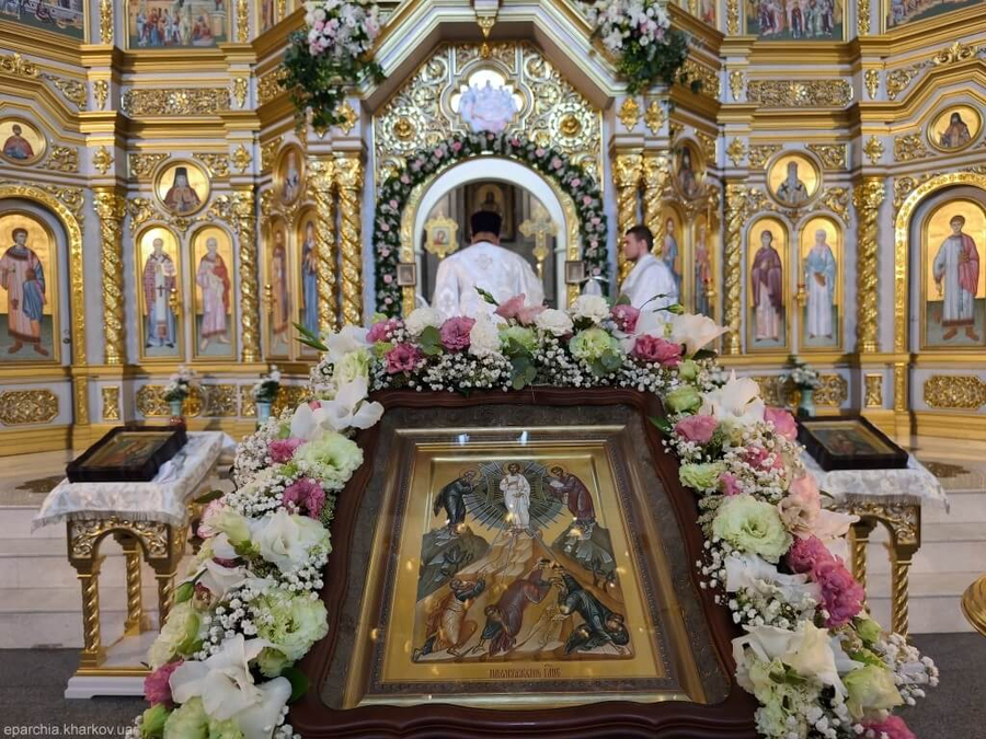 Божественна літургія в Жіно-Мироносицькому храмі міста Харкова (ФОТО) | Фото 7
