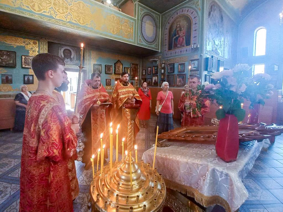 День пам'яті великомученика та цілителя Пантелеймона (Вечірнє богослужіння, ФОТО) | Фото 9