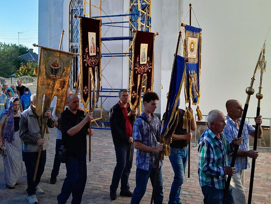Вечірня свята Успіння Пресвятої Богородиці (ФОТО) | Фото 14