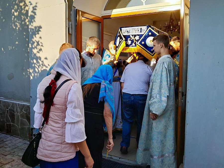 Вечірня свята Успіння Пресвятої Богородиці (ФОТО) | Фото 21