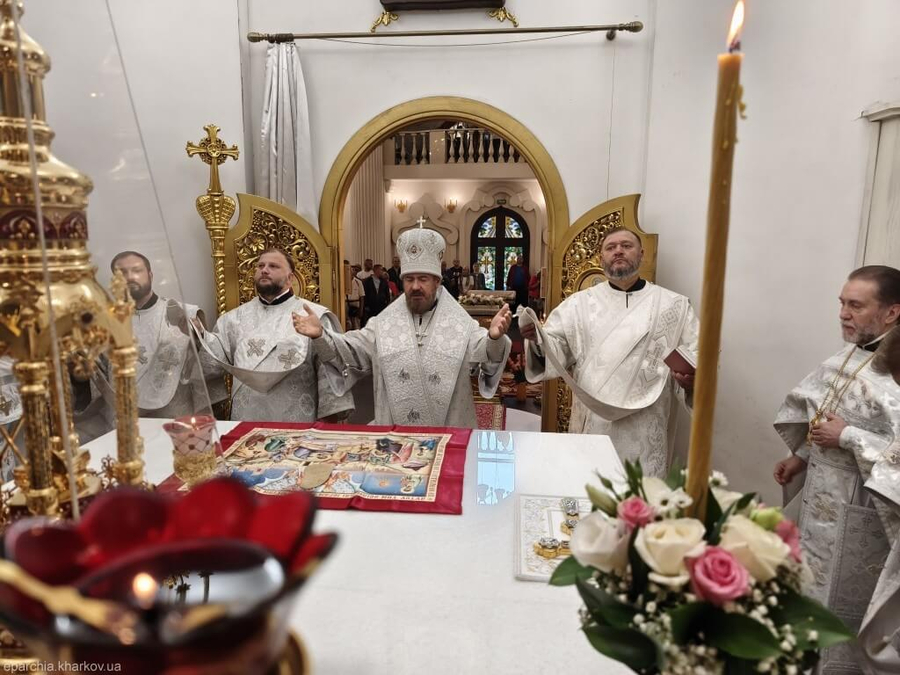 Божественна літургія в Жіно-Мироносицькому храмі міста Харкова (ФОТО) | Фото 8