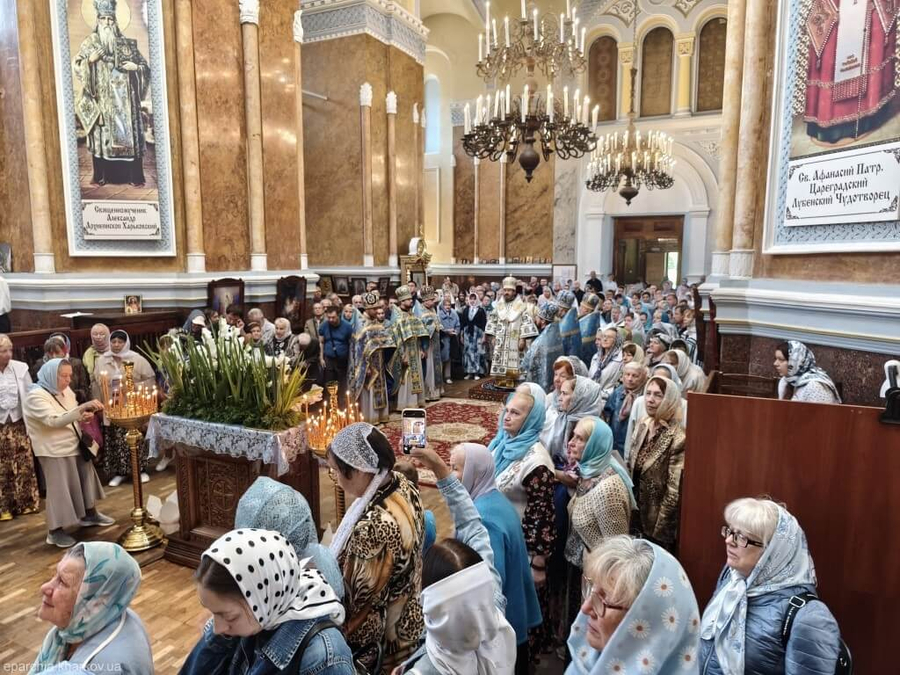 Престольне свято у Свято-Успенському соборі міста Харкова (ФОТО) | Фото 4