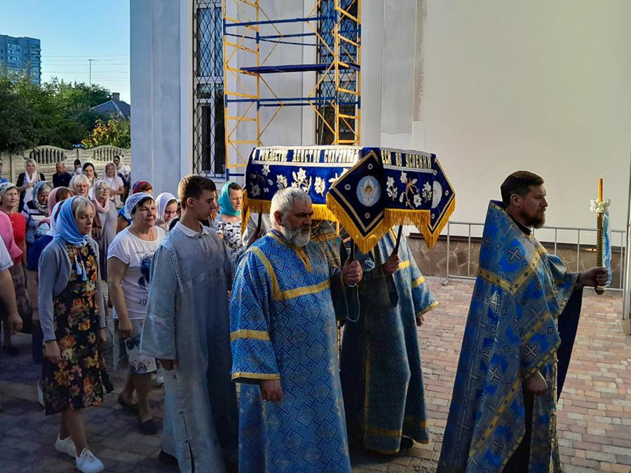 Вечірня свята Успіння Пресвятої Богородиці (ФОТО) | Фото 16