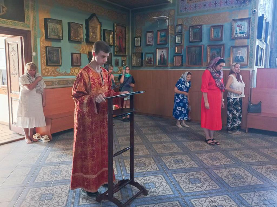 День пам'яті великомученика та цілителя Пантелеймона (Вечірнє богослужіння, ФОТО) | Фото 11