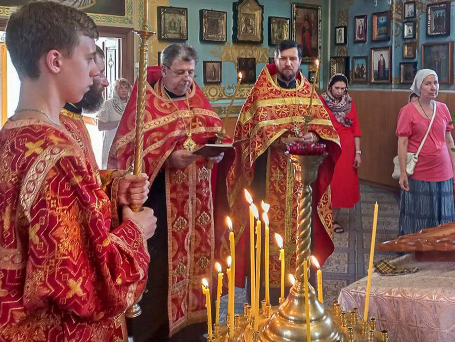 День пам'яті великомученика та цілителя Пантелеймона (Вечірнє богослужіння, ФОТО) | Фото 10