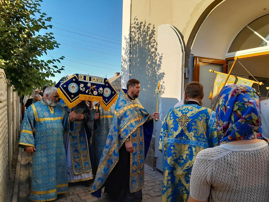Вечірня свята Успіння Пресвятої Богородиці (ФОТО) | Фото 20