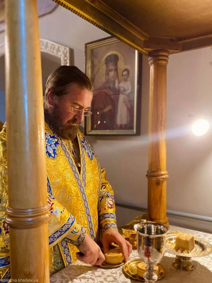 Святкове богослужіння у Свято-Миколаївському храмі міста Харкова (ФОТО) | Фото 12