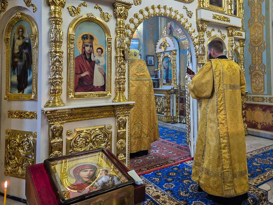 Неділя 17-а після П'ятидесятниці (Вечірнє богослужіння, ФОТО) | Фото 11