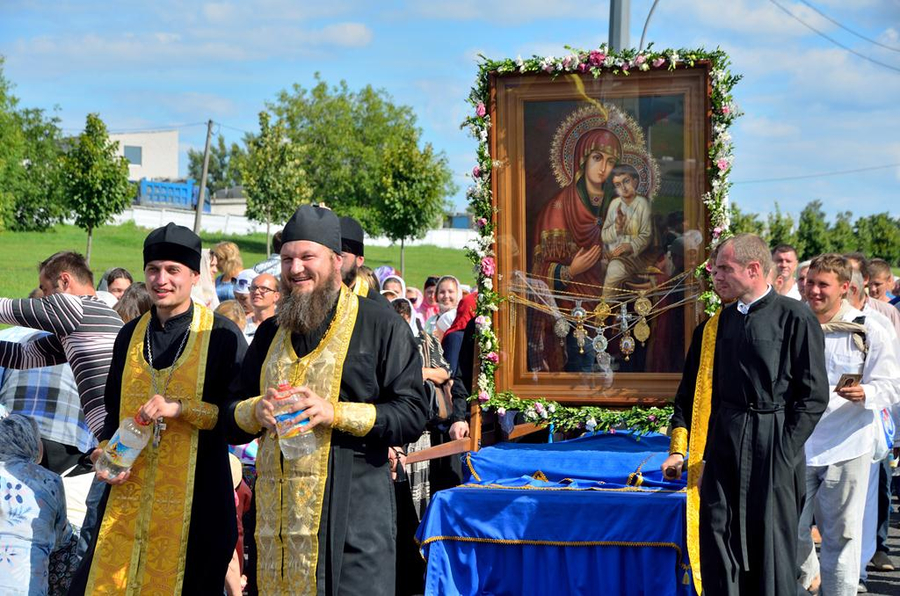 Прихожане нашего храма приняли участие во Всеукраинском Крестном ходе (ФОТО) | Фото 4