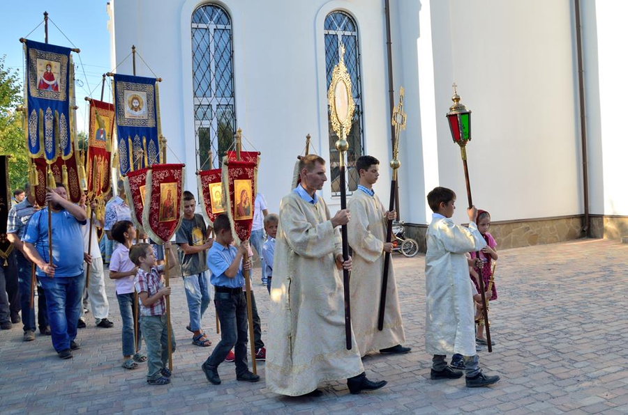 Чин погребения Пресвятой Богородицы с крестным ходом (ФОТО) | Фото 8