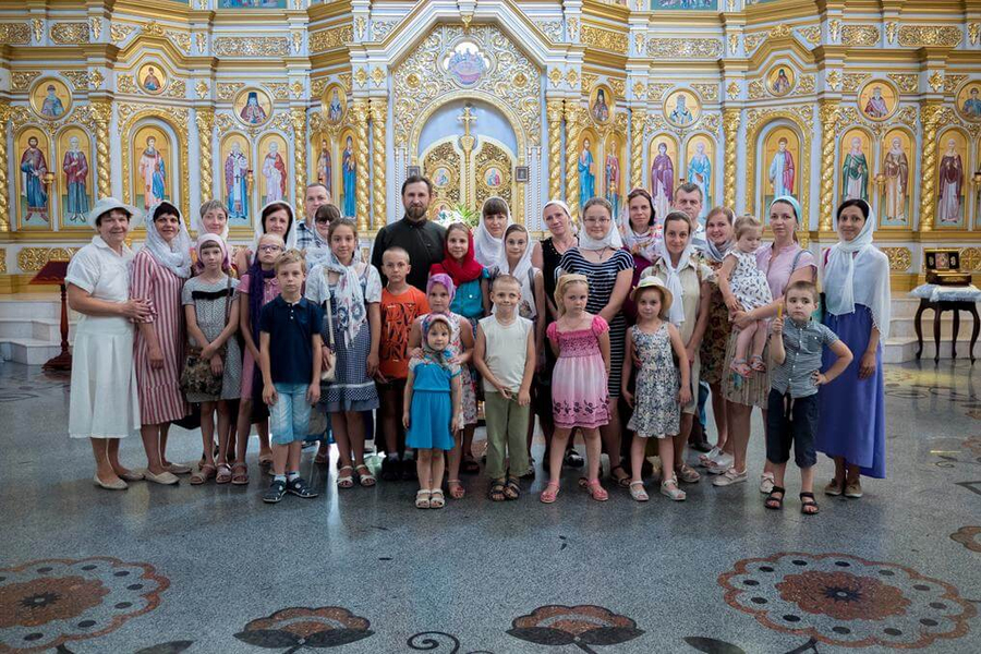 Учащиеся воскресной школы нашего храма посетили Свято-Жено-Мироносицкий храм г. Харькова | Фото 15