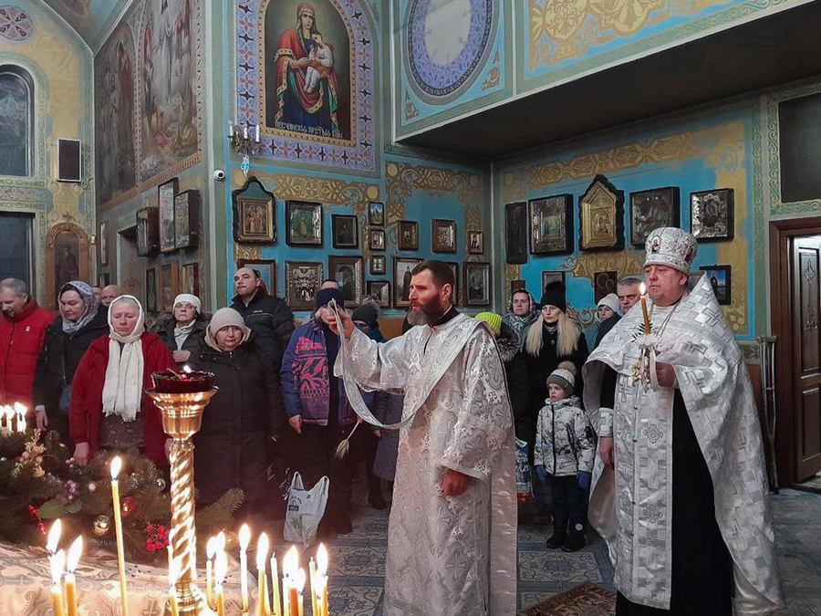 Святе Богоявлення. Хрещення Господа Бога і Спаса нашого Ісуса Христа (Вечірнє богослужіння, ФОТО) | Фото 14