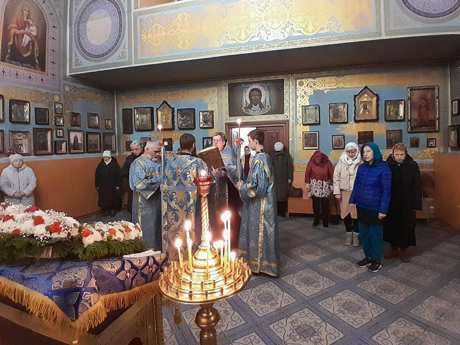 Введення у храм Пресвятої Владичиці нашої Богородиці і Приснодіви Марії (Вечірнє богослужіння, ФОТО) | Фото 16