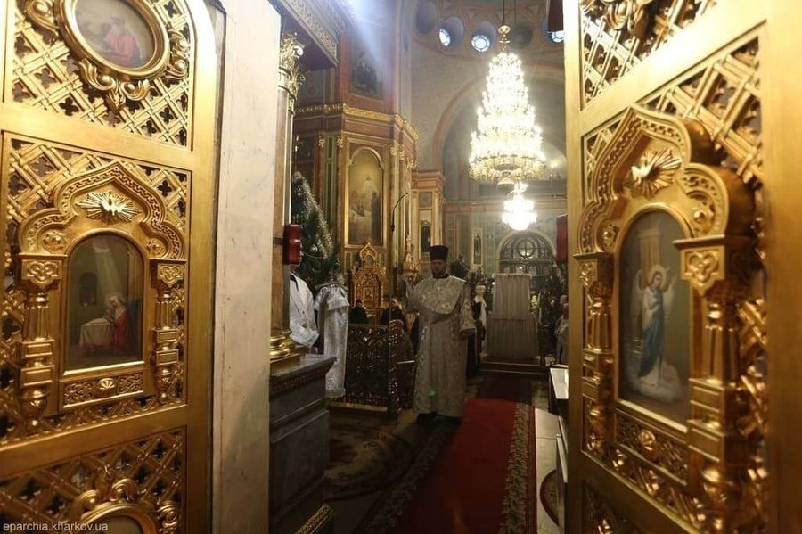 Вечірне богослужіння у свято Різдва Христового в Благовіщенському соборі міста Харкова (ФОТО) | Фото 3