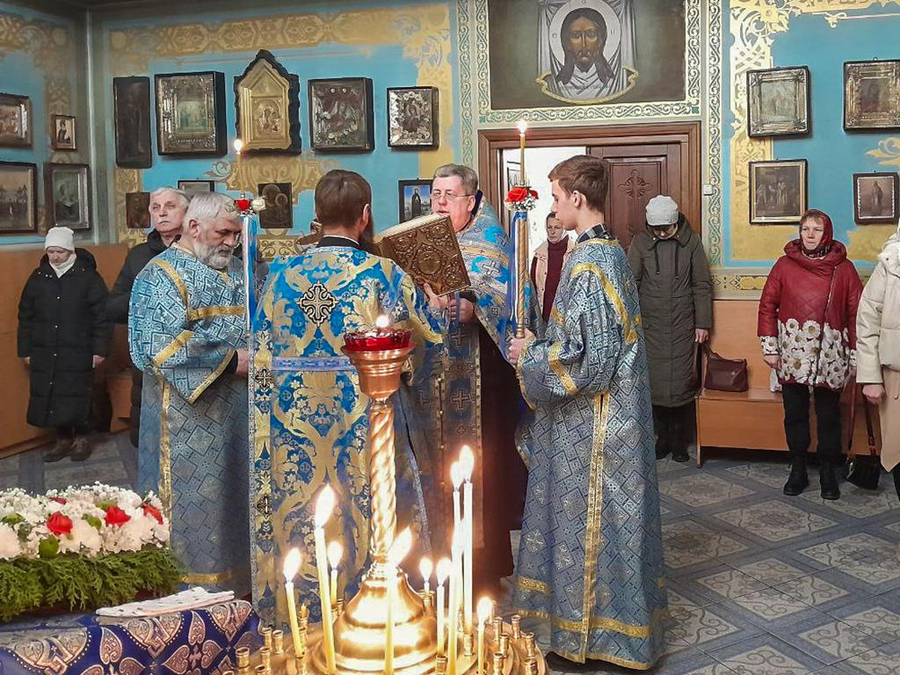 Введення у храм Пресвятої Владичиці нашої Богородиці і Приснодіви Марії (Вечірнє богослужіння, ФОТО) | Фото 17