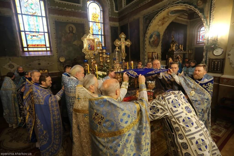 Святкове богослужіння у Свято-Покровському чоловічому монастирі міста Харкова (ФОТО) | Фото 17