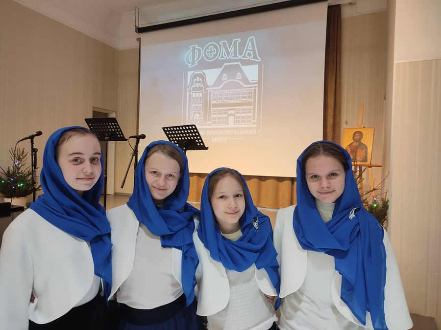 У духовно-просвітницькому центрі «Фома» відбувся різдвяний творчий вечір недільних шкіл (ФОТО) | Фото 20