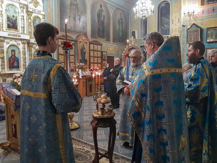 Введення у храм Пресвятої Владичиці нашої Богородиці і Приснодіви Марії (Вечірнє богослужіння, ФОТО) | Фото 10