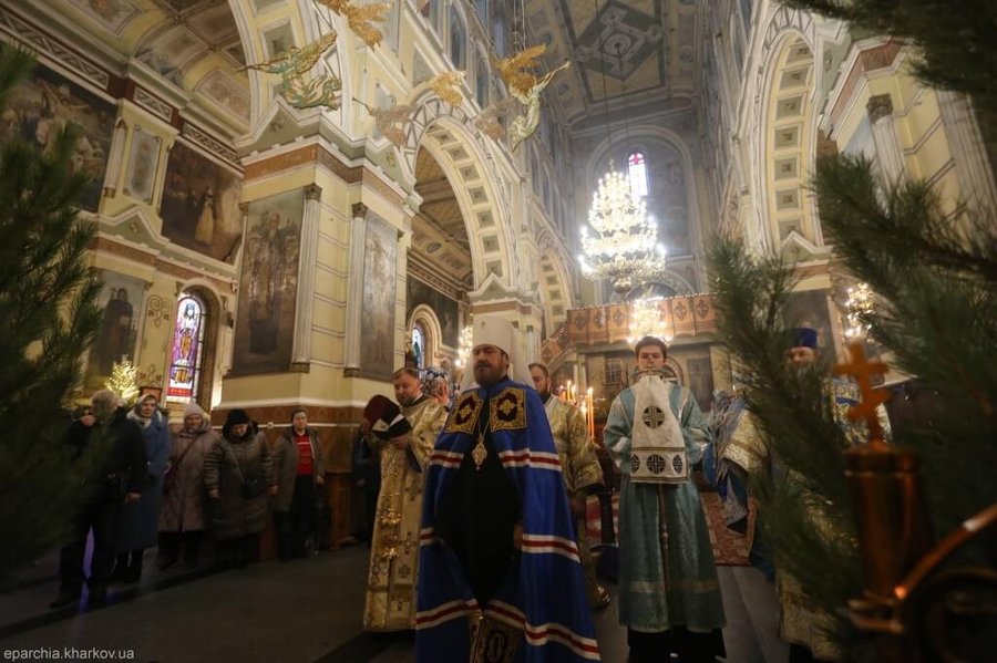 Святкове богослужіння у Свято-Покровському чоловічому монастирі міста Харкова (ФОТО) | Фото 4