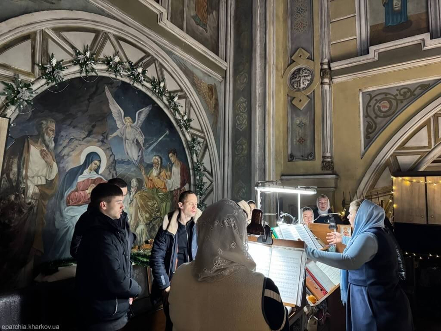 Святкове богослужіння у Свято-Покровському чоловічому монастирі міста Харкова (ФОТО) | Фото 10