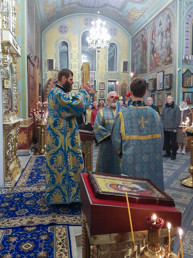 Введення у храм Пресвятої Владичиці нашої Богородиці і Приснодіви Марії (Вечірнє богослужіння, ФОТО) | Фото 15