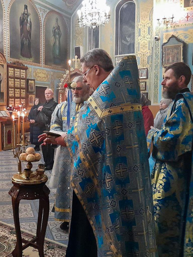 Введення у храм Пресвятої Владичиці нашої Богородиці і Приснодіви Марії (Вечірнє богослужіння, ФОТО) | Фото 11