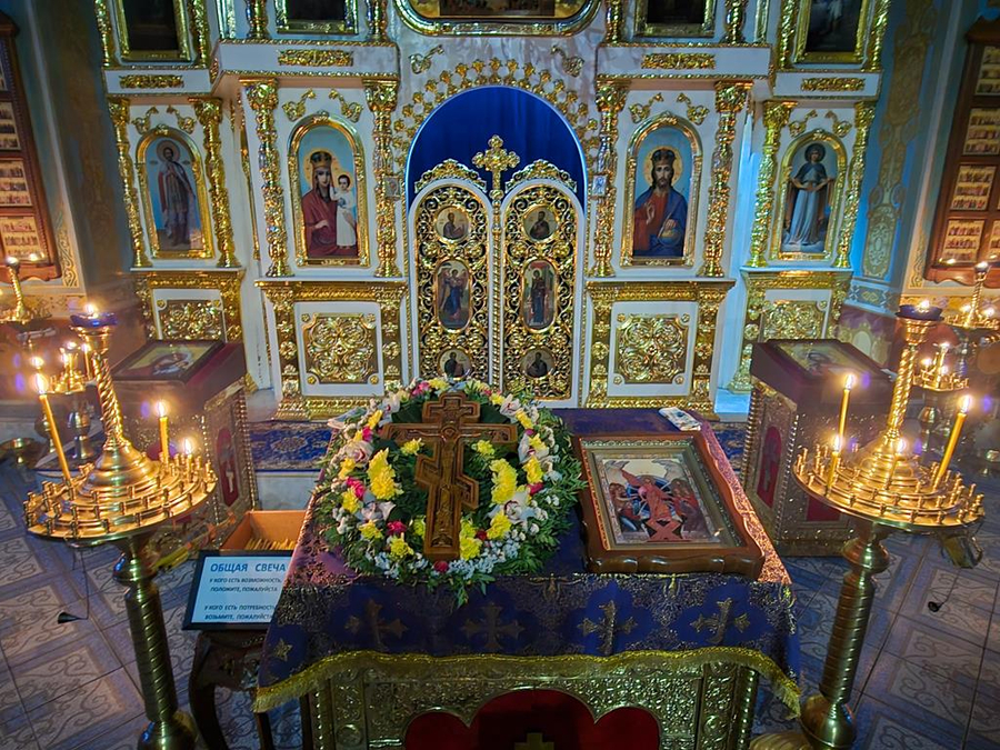 Неділя Хрестопоклонна (Вечірнє богослужіння, ФОТО) | Фото 15