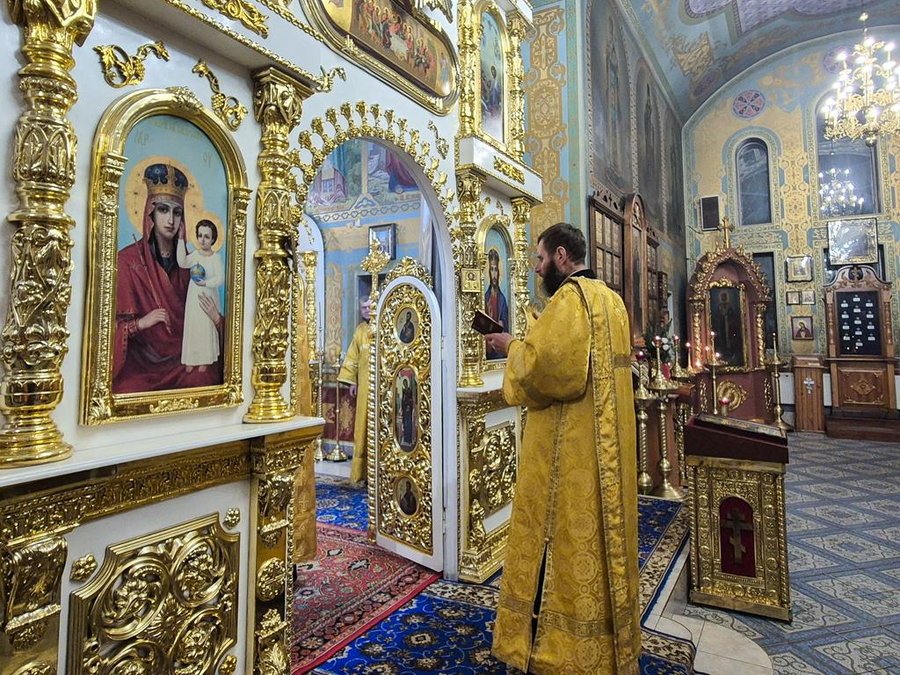 Неділя про блудного сина (Вечірнє богослужіння, ФОТО) | Фото 11