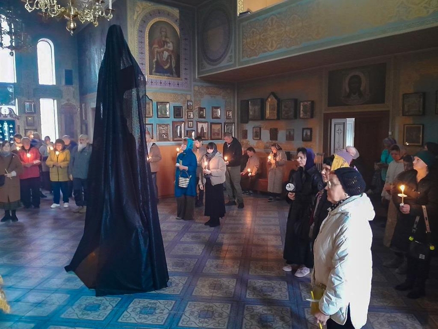 Четвер Страсної седмиці (Вечірнє богослужіння, ФОТО) | Фото 18