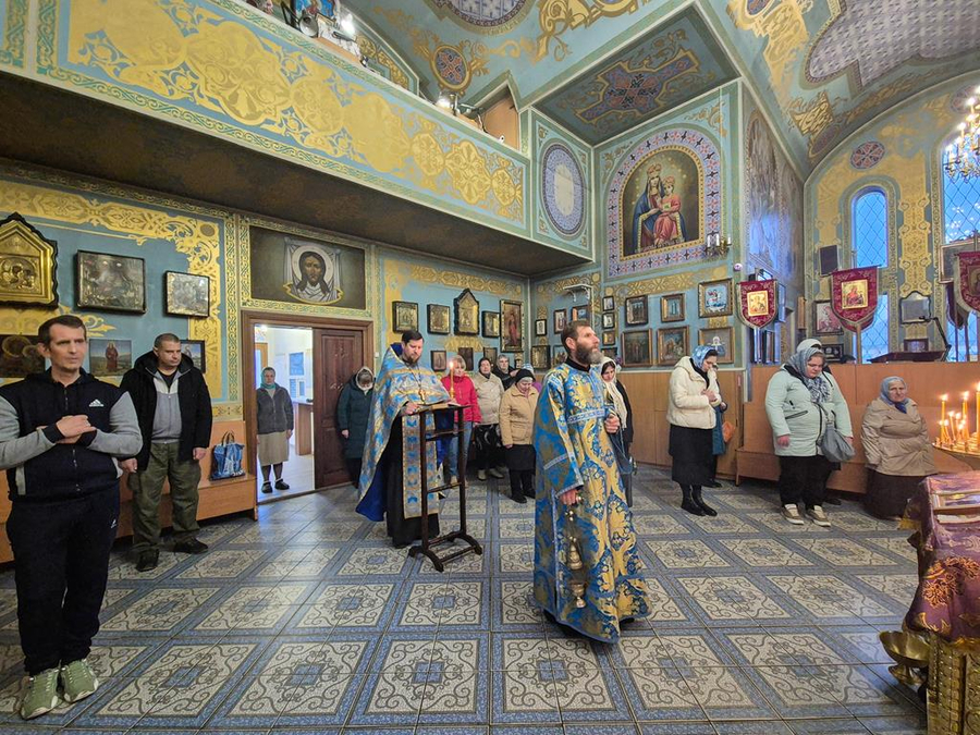 Похвала Пресвятої Богородиці (Вечірнє богослужіння, ФОТО) | Фото 7