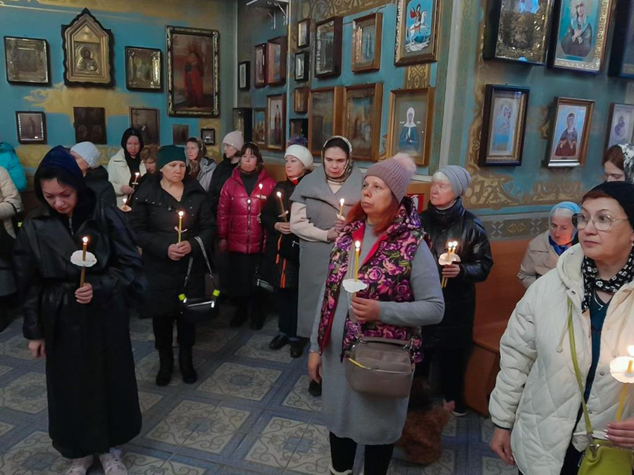 Четвер Страсної седмиці (Вечірнє богослужіння, ФОТО) | Фото 16