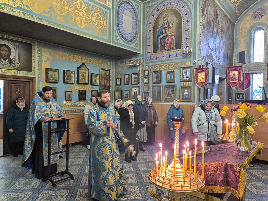 Похвала Пресвятої Богородиці (Вечірнє богослужіння, ФОТО) | Фото 10