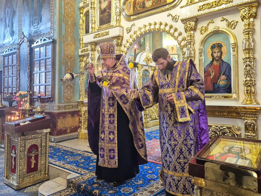 Неділя Хрестопоклонна (Вечірнє богослужіння, ФОТО) | Фото 3