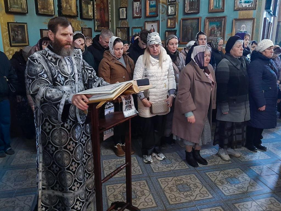 Велика П'ятниця (Вечірнє богослужіння, ФОТО) | Фото 4