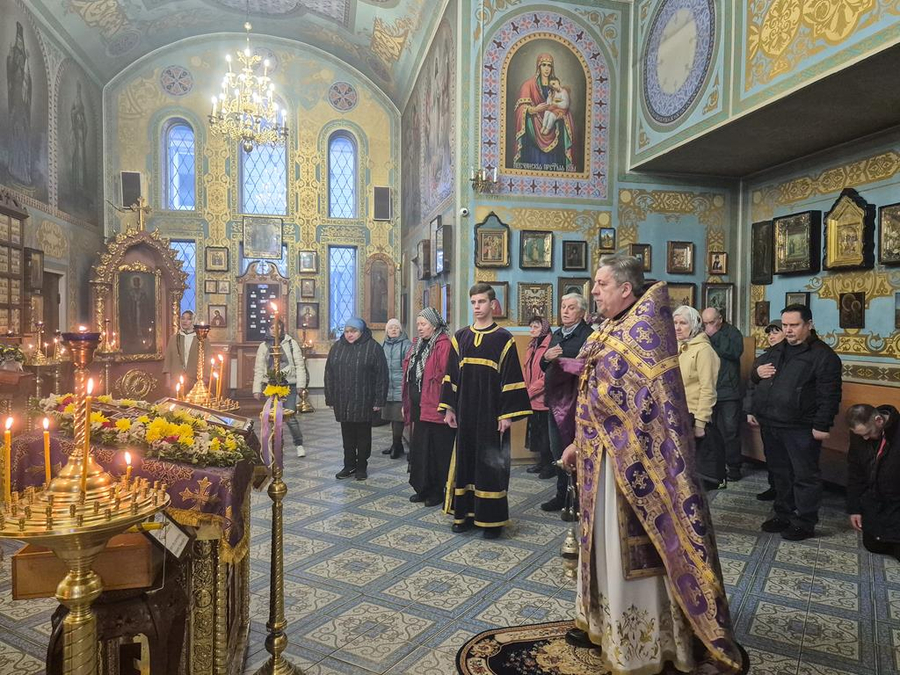 Неділя Хрестопоклонна (Вечірнє богослужіння, ФОТО) | Фото 14