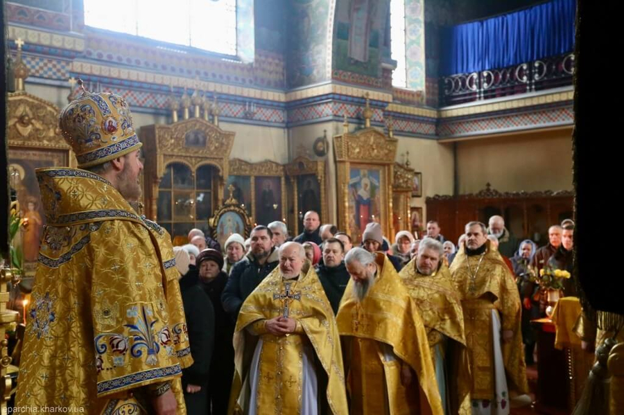 Престольне свято у храмі на честь трьох святителів міста Харкова (ФОТО) | Фото 21
