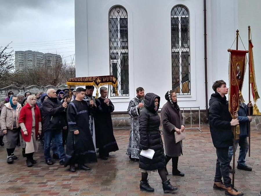 Велика П'ятниця (Вечірнє богослужіння, ФОТО) | Фото 21