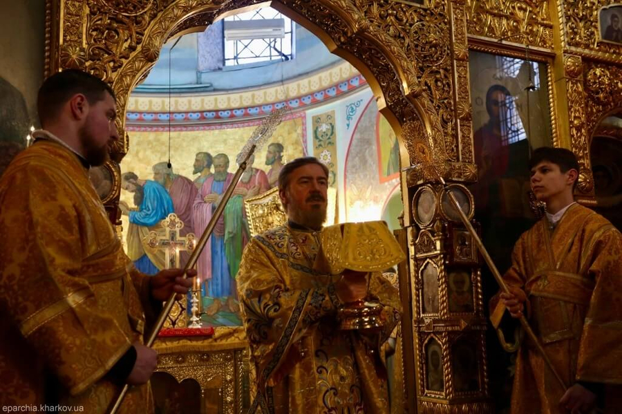 Престольне свято у храмі на честь трьох святителів міста Харкова (ФОТО) | Фото 16