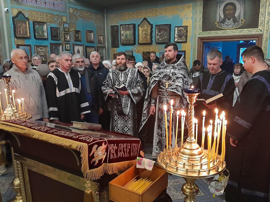 Велика П'ятниця (Вечірнє богослужіння, ФОТО) | Фото 32