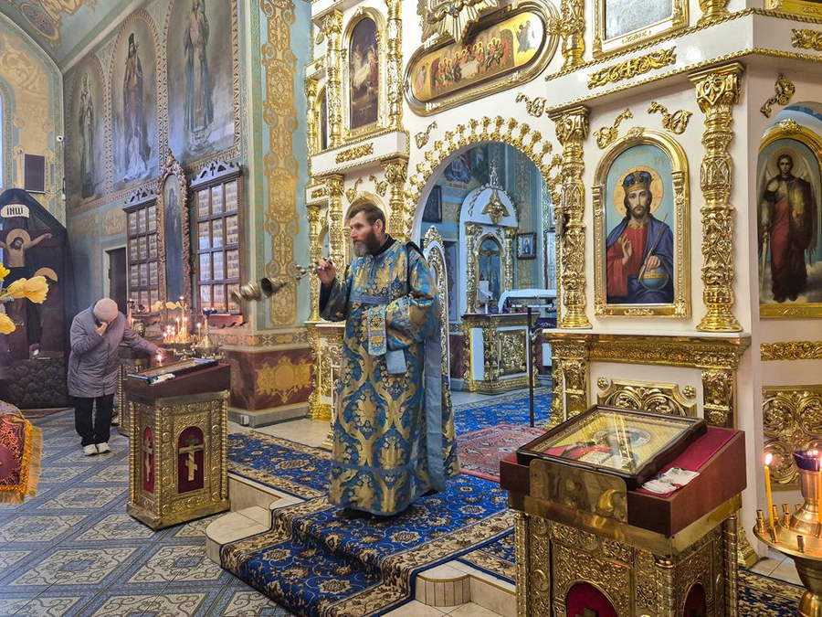 Похвала Пресвятої Богородиці (Вечірнє богослужіння, ФОТО) | Фото 11