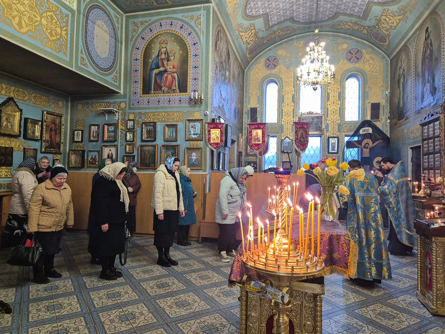 Похвала Пресвятої Богородиці (Вечірнє богослужіння, ФОТО) | Фото 3