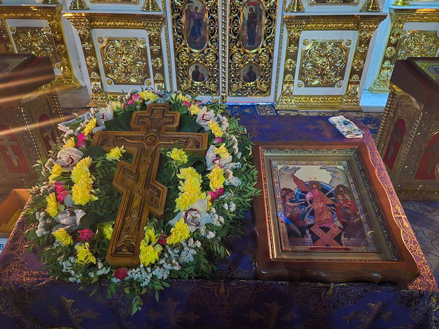 Неділя Хрестопоклонна (Вечірнє богослужіння, ФОТО) | Фото 16