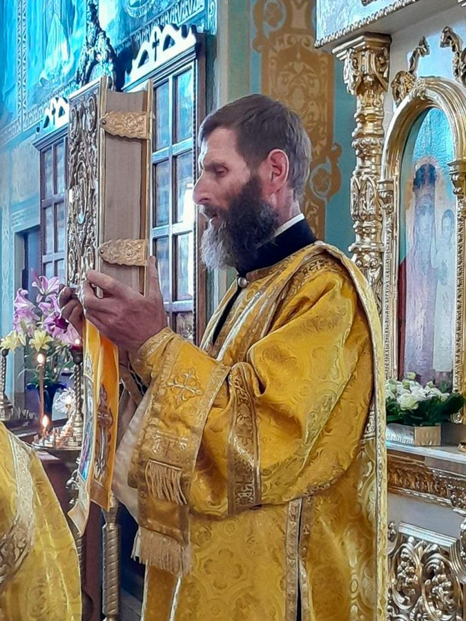 Вечірнє богослужіння напередодні свята первоверховних апостолів Петра та Павла (ФОТО) | Фото 13